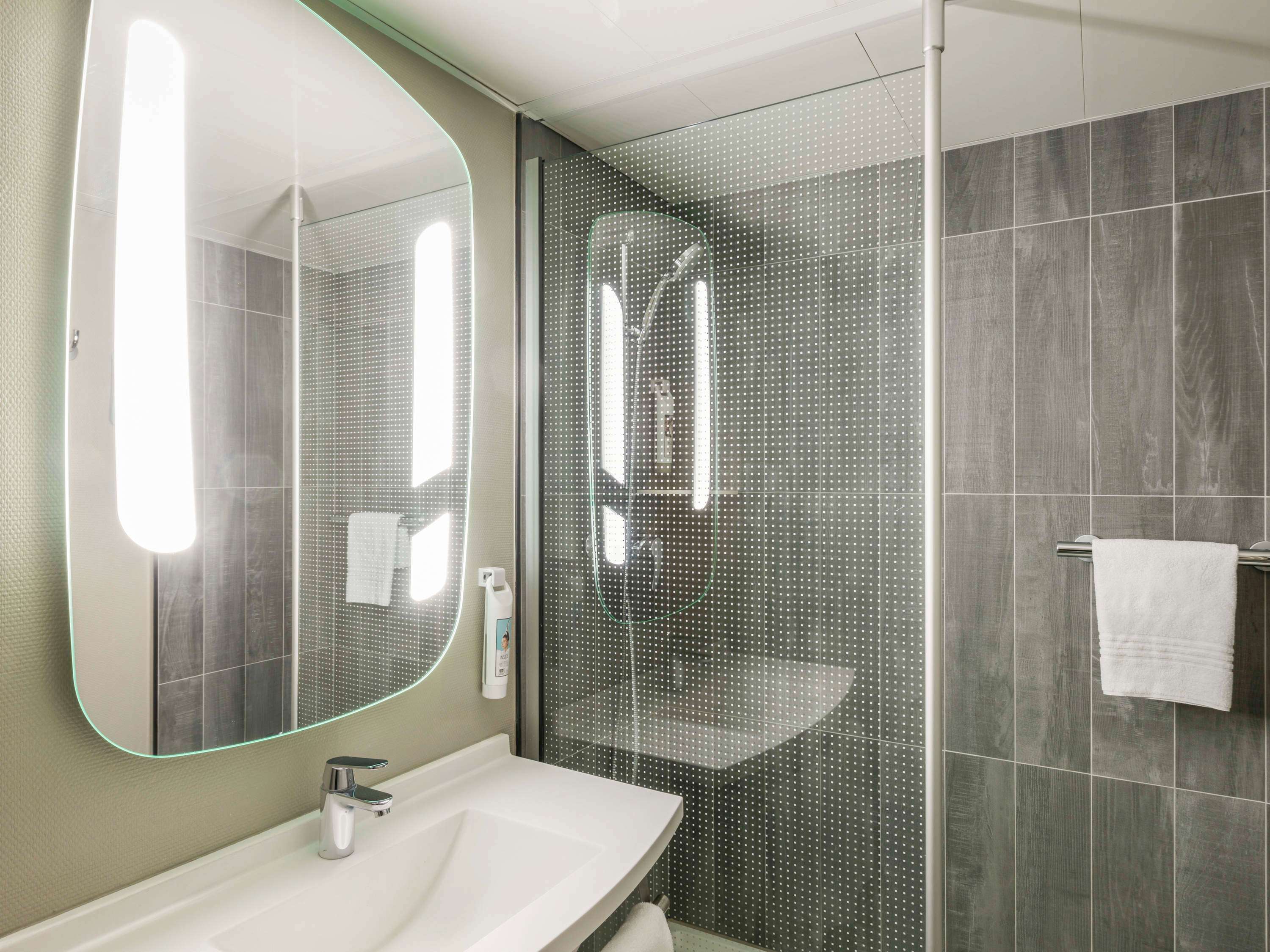 ibis Paris Gare de Lyon Ledru Rollin 12ème — 11/30