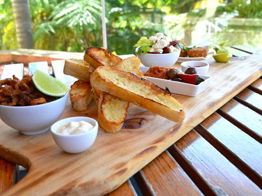 VINES CAFE AND BAR THE VINES Restaurants by Accor