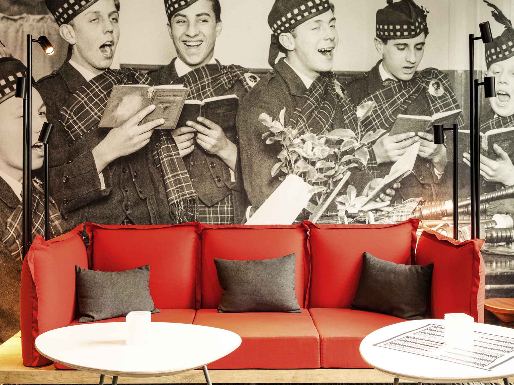 Photo - ibis Edinburgh Centre Royal Mile – Hunter Square