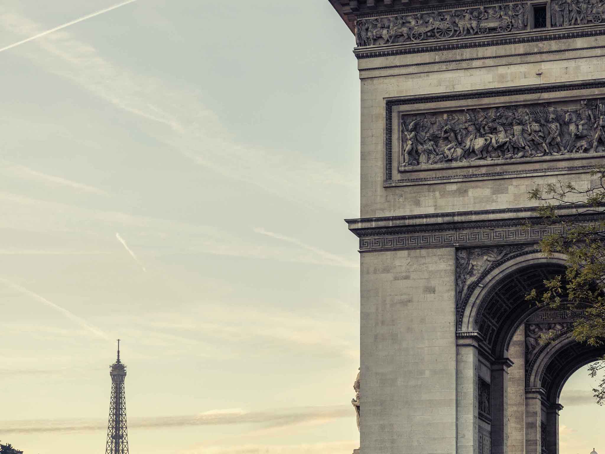 Photo - Arc De Triomphe