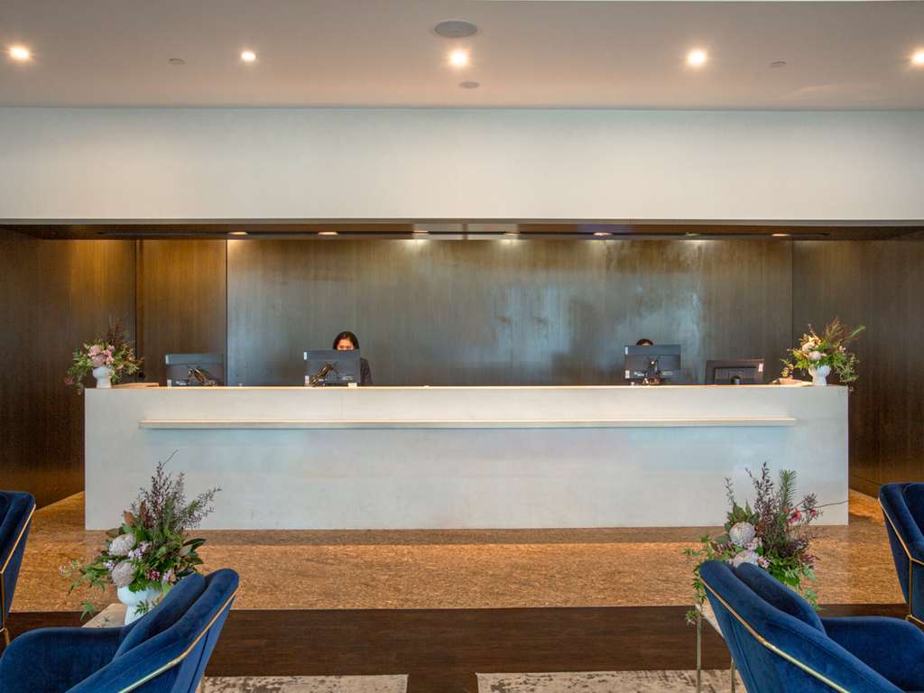 Novotel Melbourne Glen Waverley - Image 2