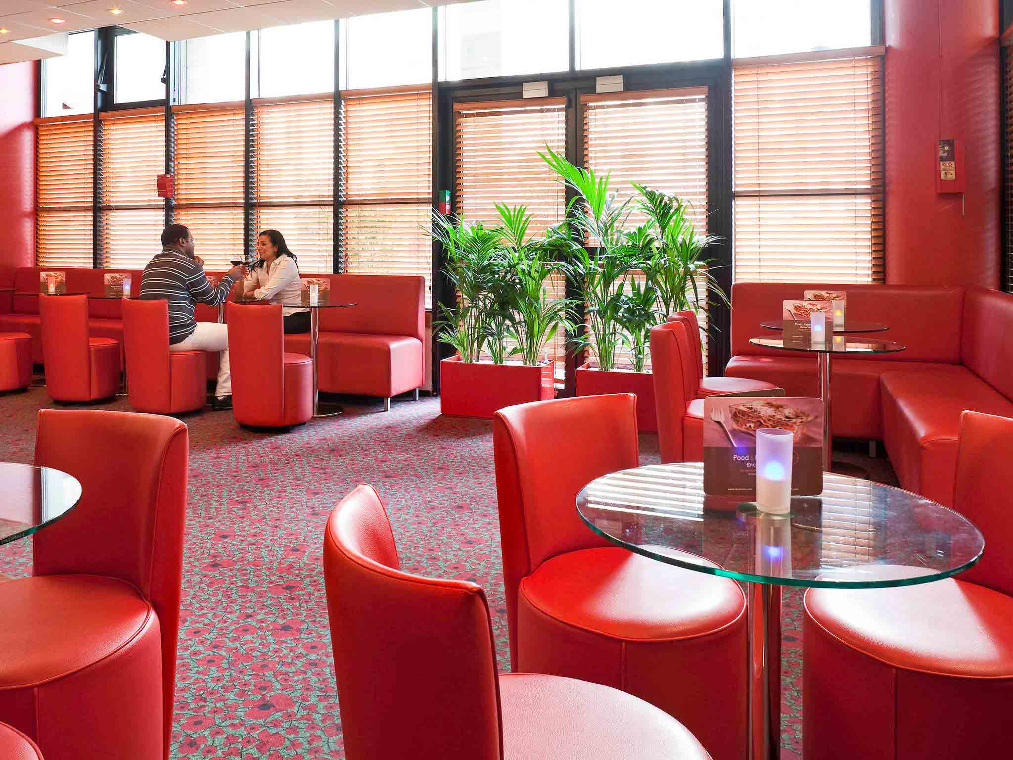 Photo - ibis Paris Pantin Eglise