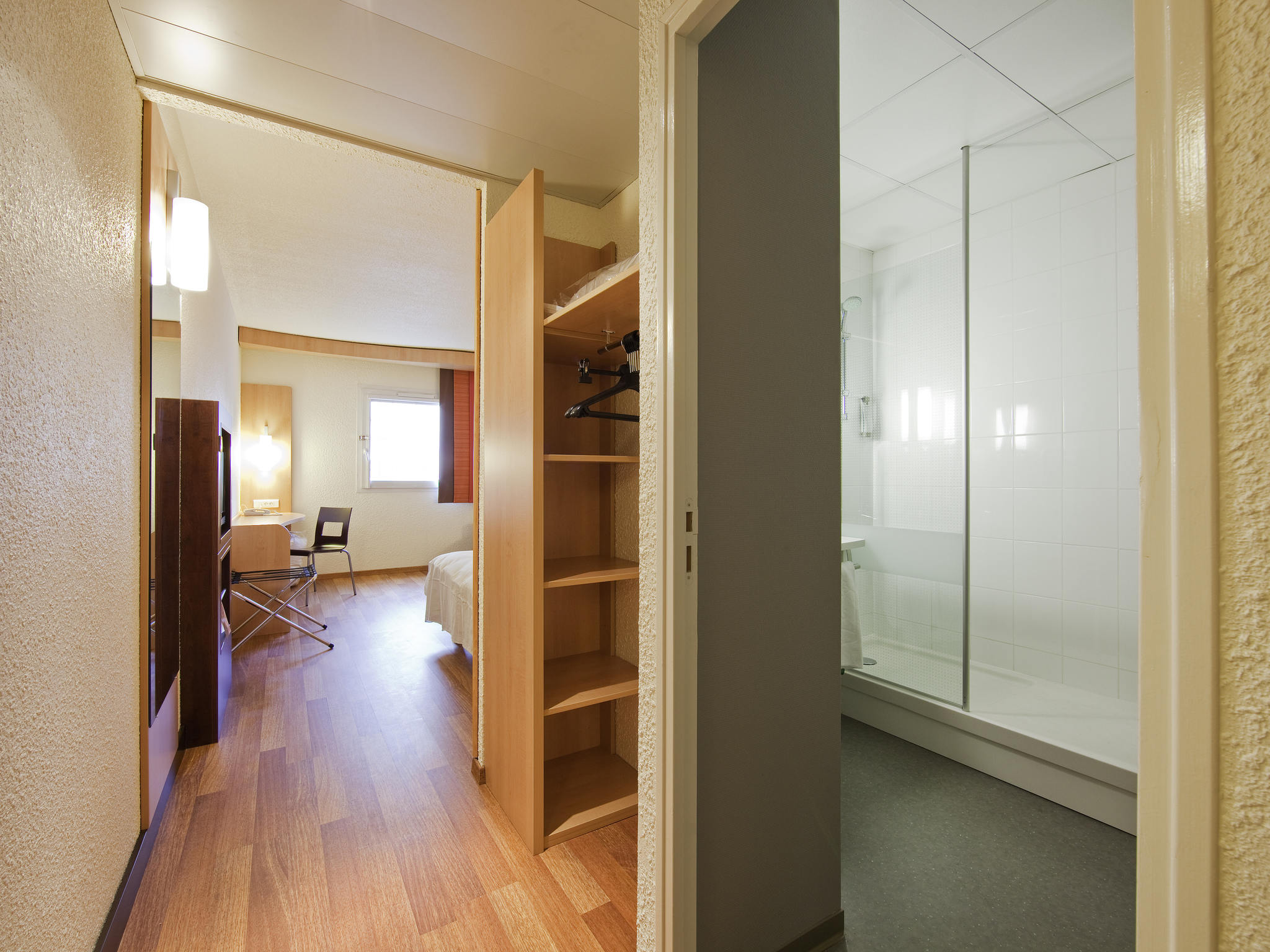 Photo - ibis Paris Pantin Eglise