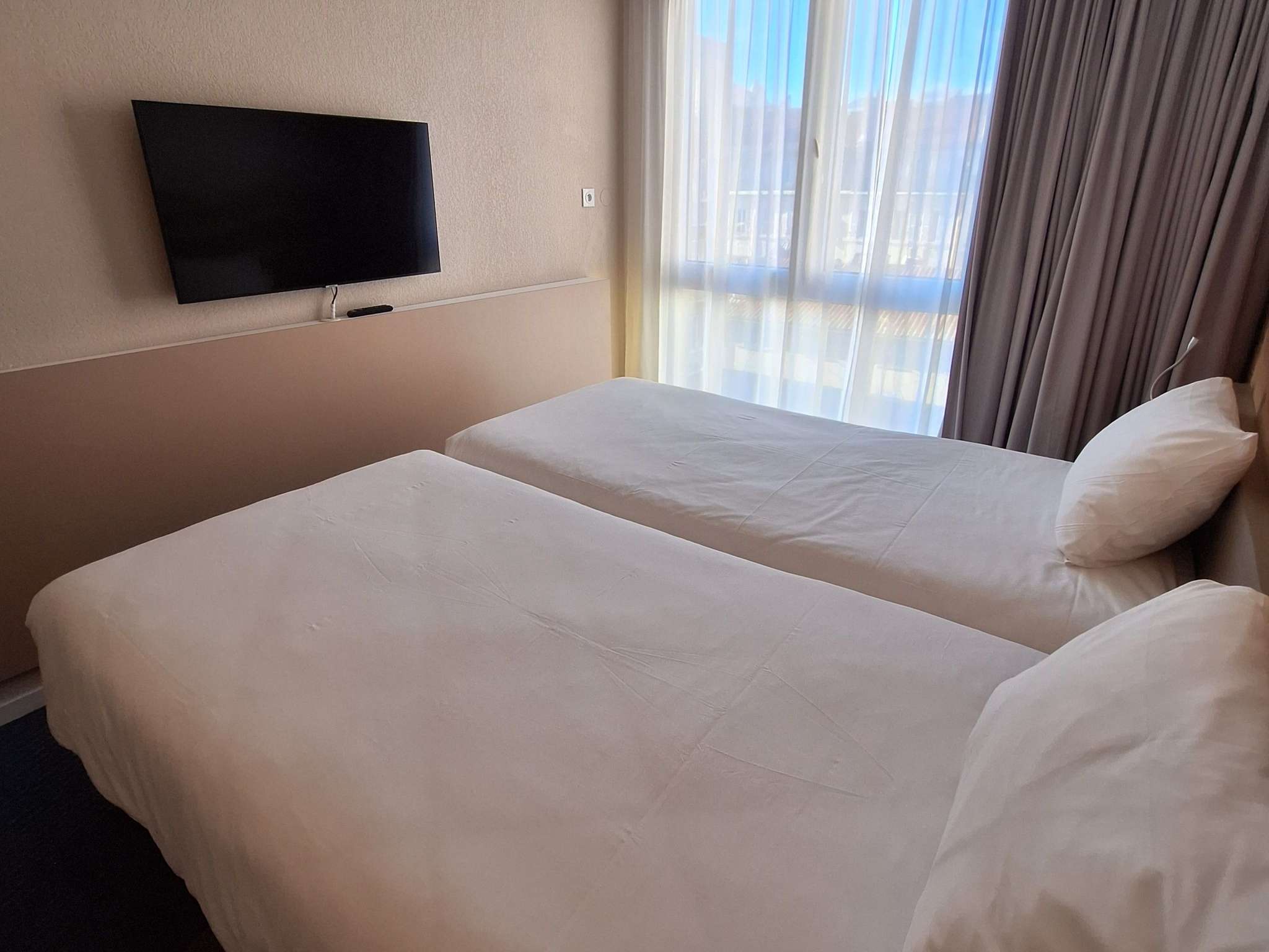 Photo - ibis Styles Toulon Centre Port