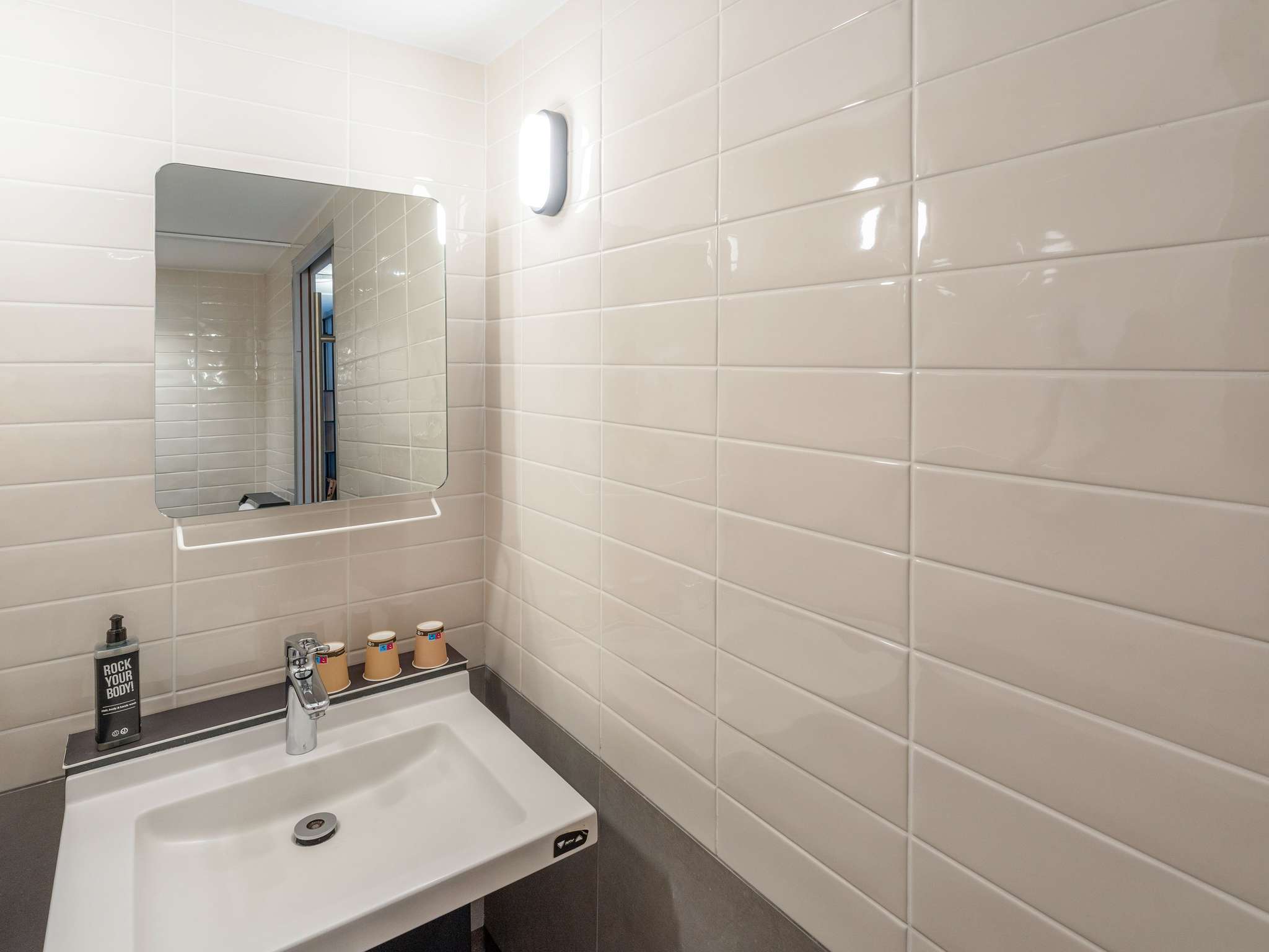 Photo - ibis Paris 17 Clichy-Batignolles