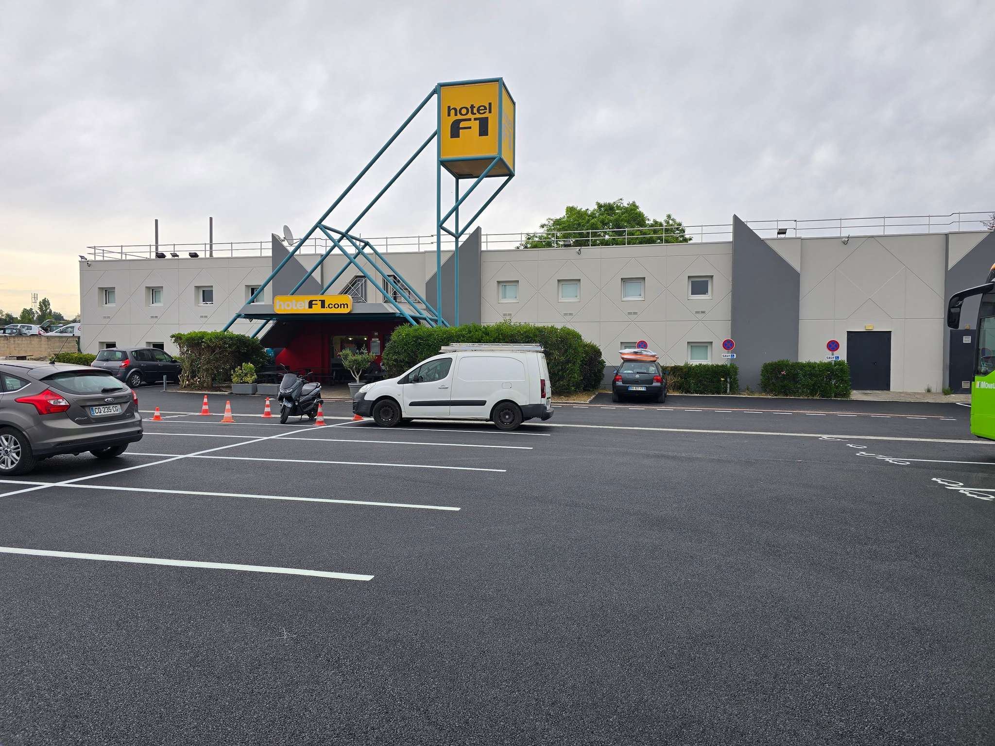 Photo - HotelF1 Marseille Provence