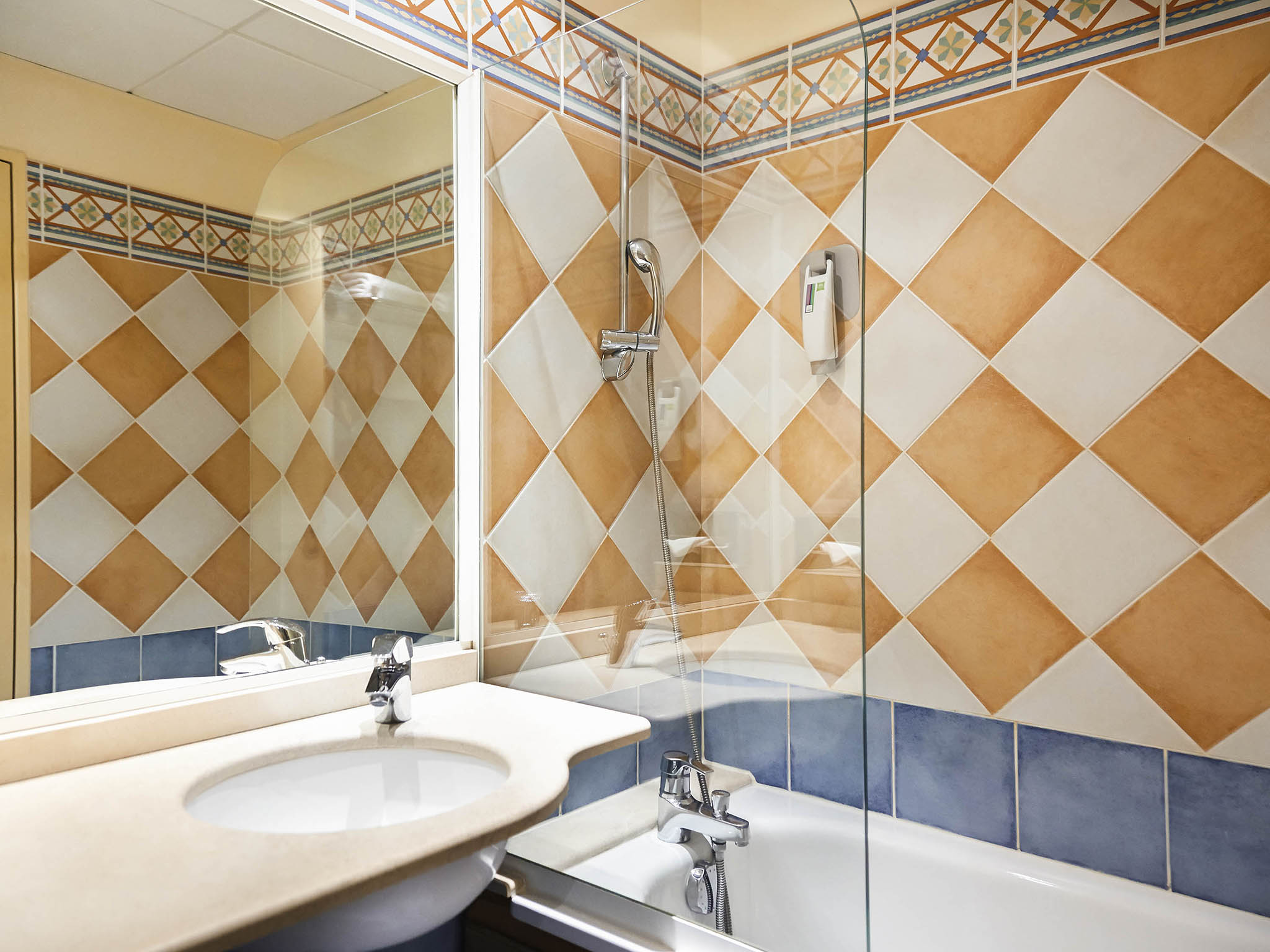 Photo - ibis Styles Arles Palais des Congrès