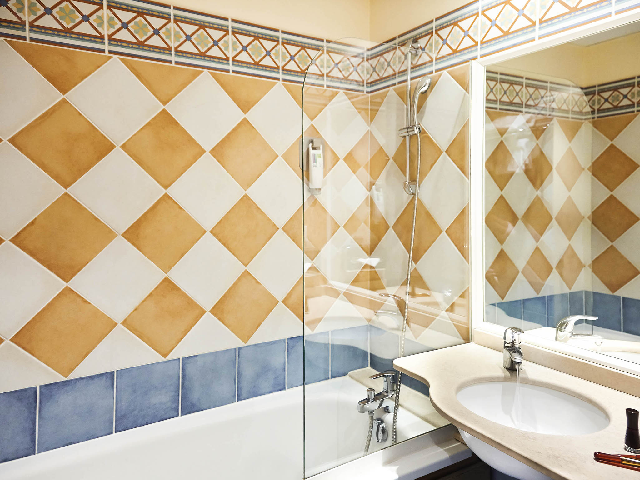 Photo - ibis Styles Arles Palais des Congrès