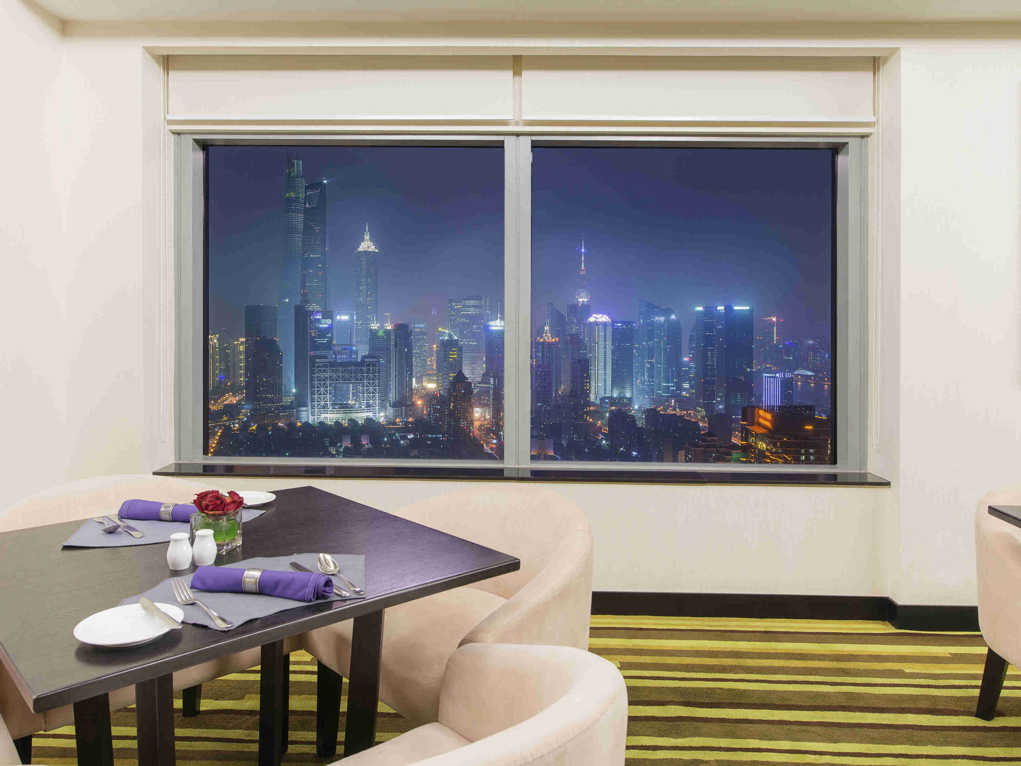 Photo - Novotel Atlantis Shanghai - Breakfast in the clouds with river view in the revolving restaurant