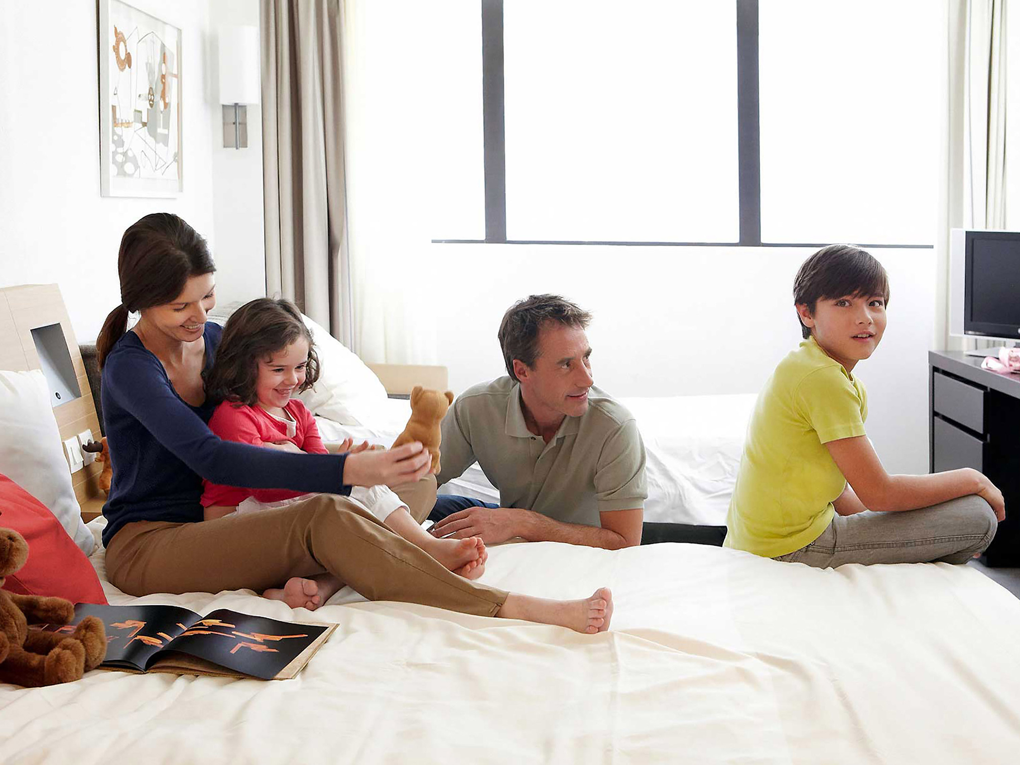 Photo - Novotel Atlantis Shanghai - Breakfast in the clouds with river view in the revolving restaurant