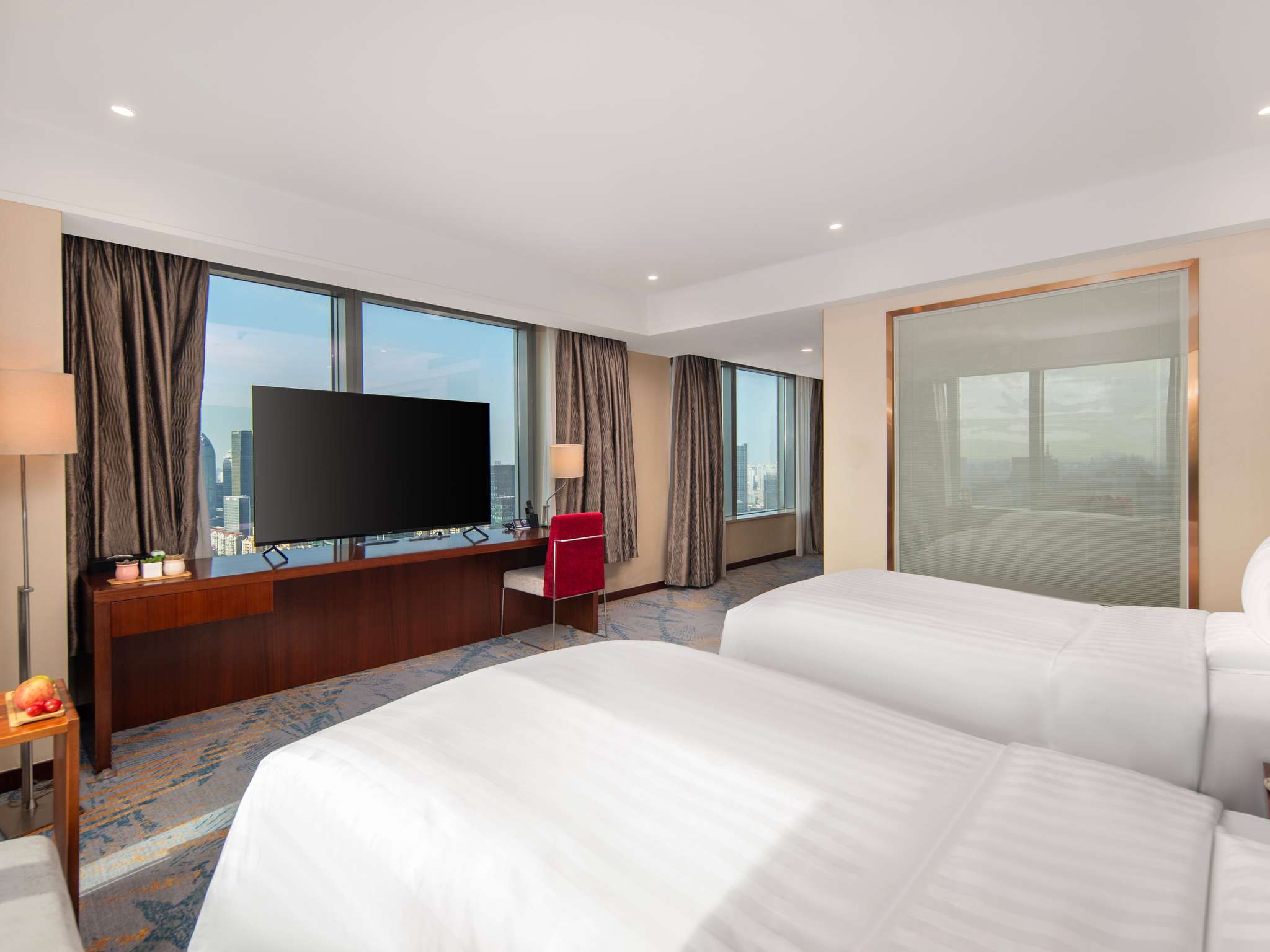 Photo - Novotel Atlantis Shanghai - Breakfast in the clouds with river view in the revolving restaurant