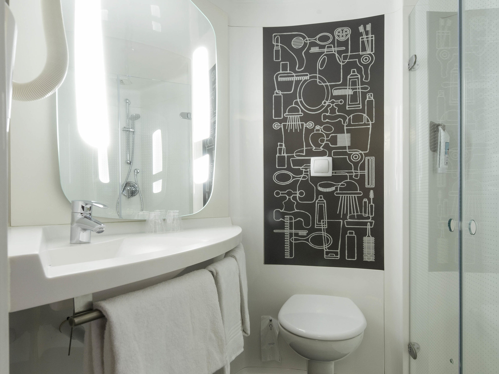 Photo - ibis London Stratford