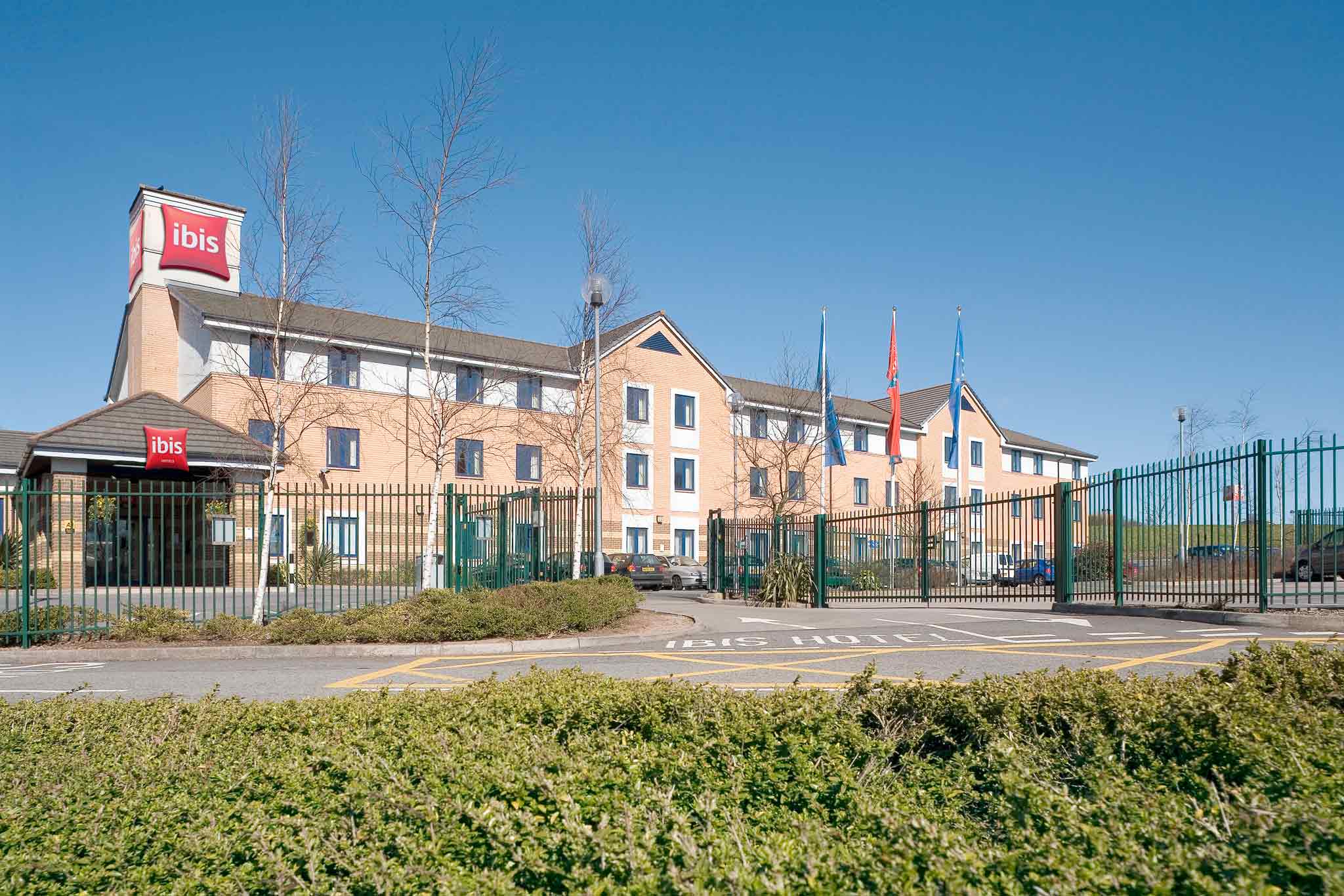 Ibis Cardiff Gate Comfortable Modern Hotel In Hotel Ibis Cardiff Gate International Business Park