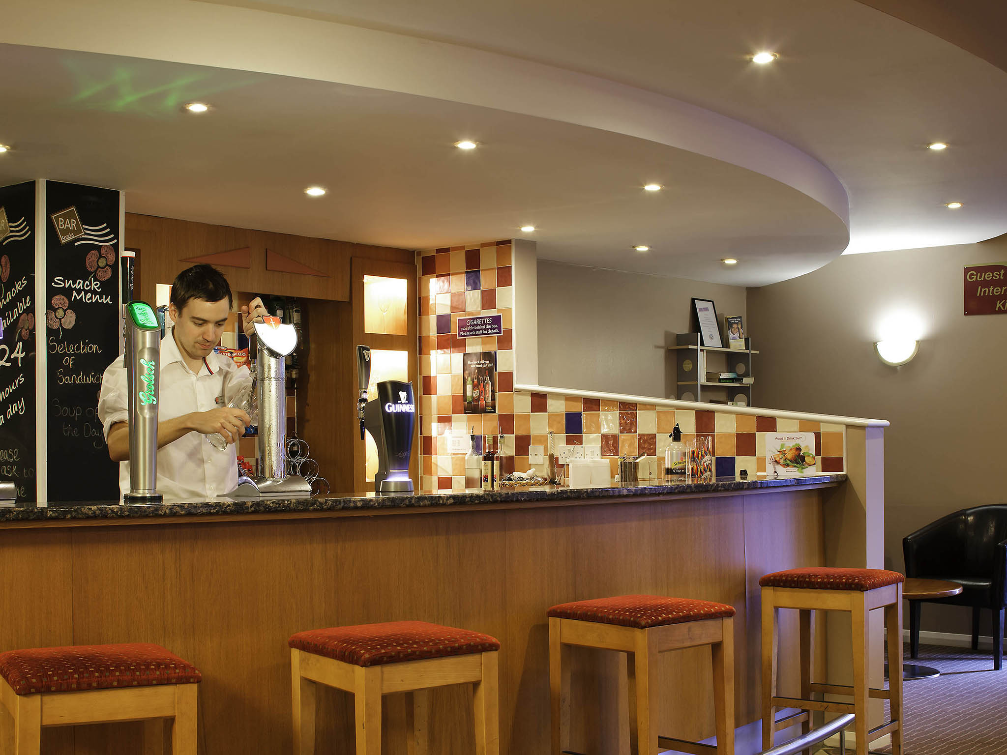 Photo - ibis Chesterfield Centre – Market Town