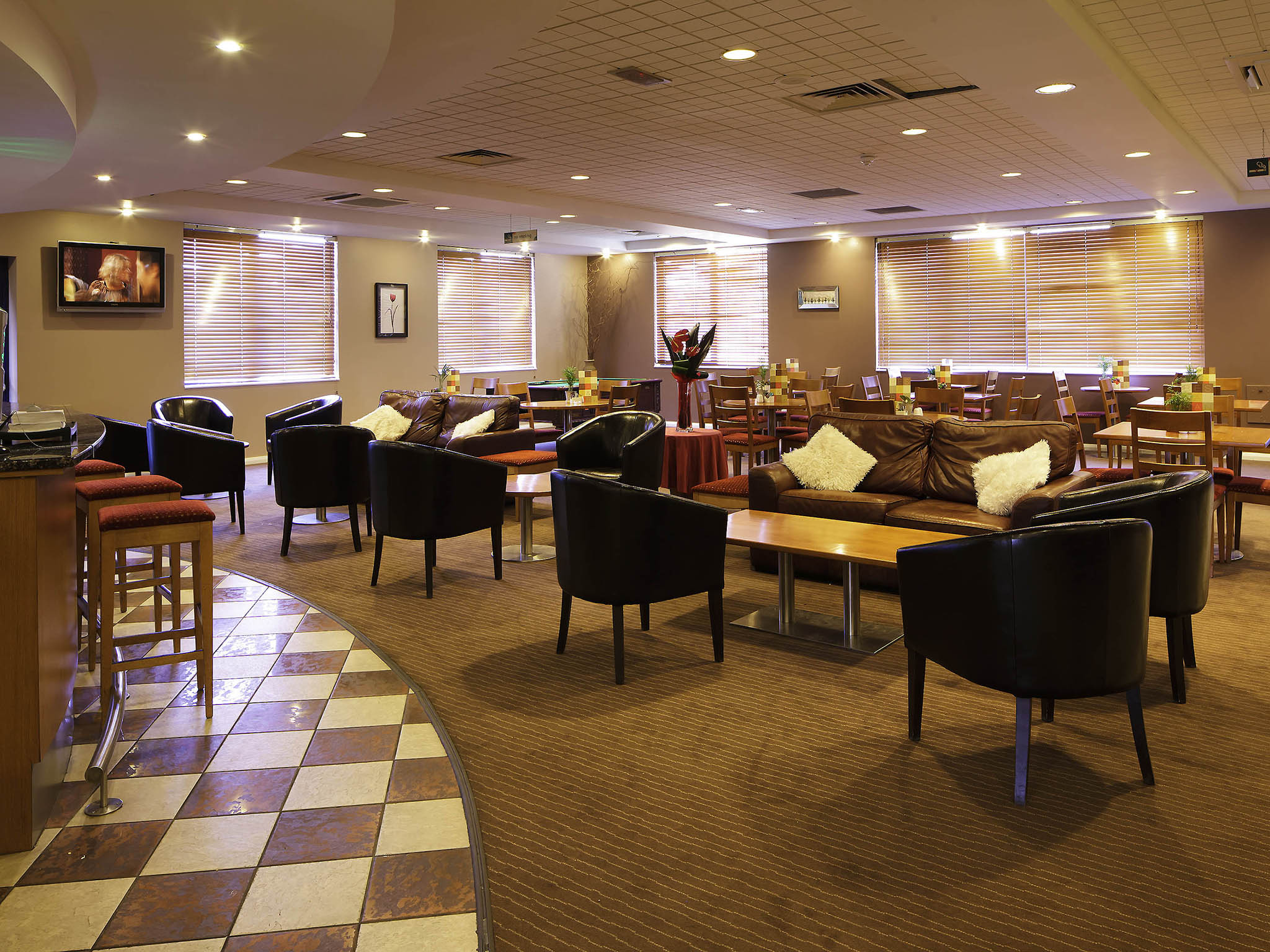 Photo - ibis Chesterfield Centre – Market Town