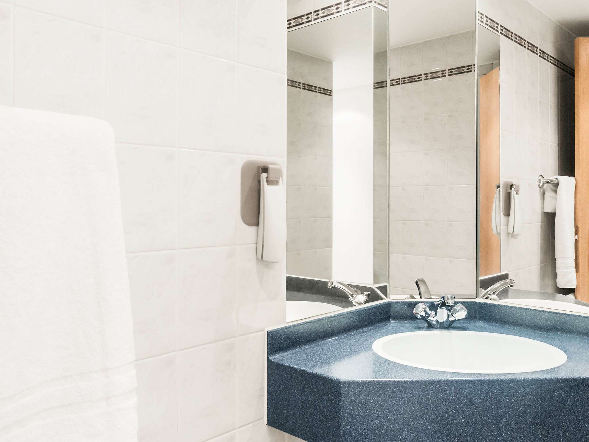 Photo - ibis Chesterfield Centre – Market Town