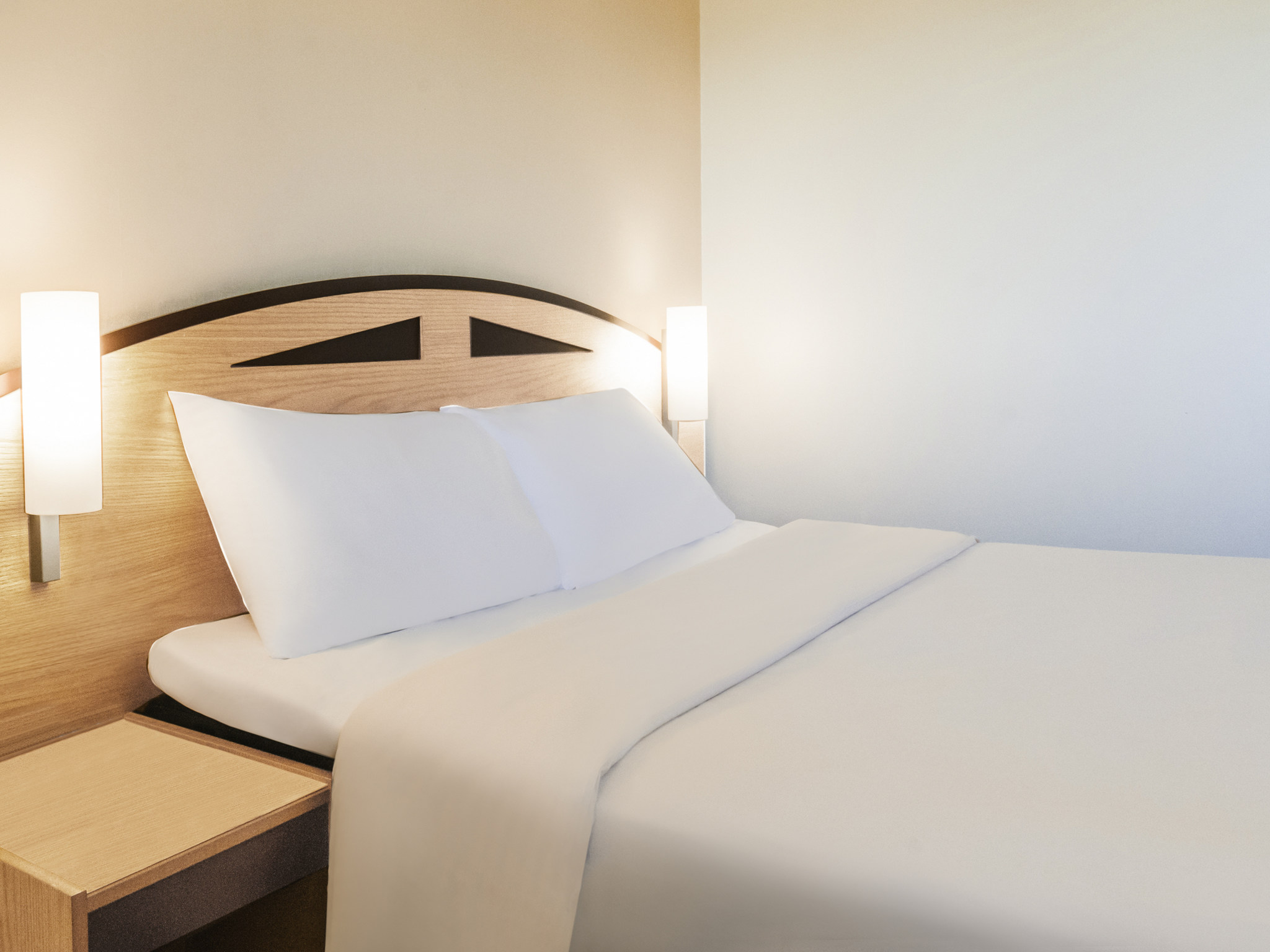 Photo - ibis Chesterfield Centre – Market Town