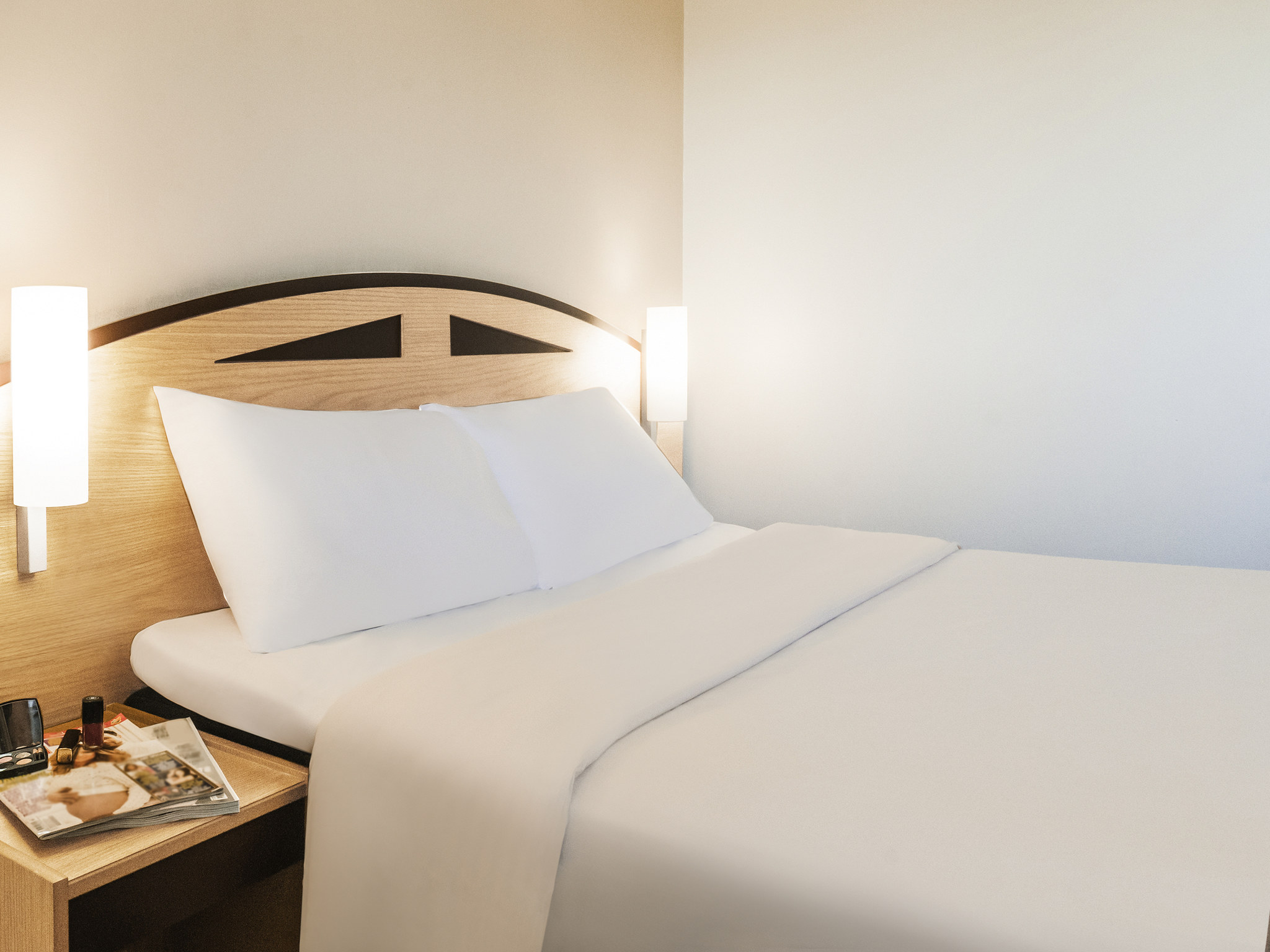 Photo - ibis Chesterfield Centre – Market Town