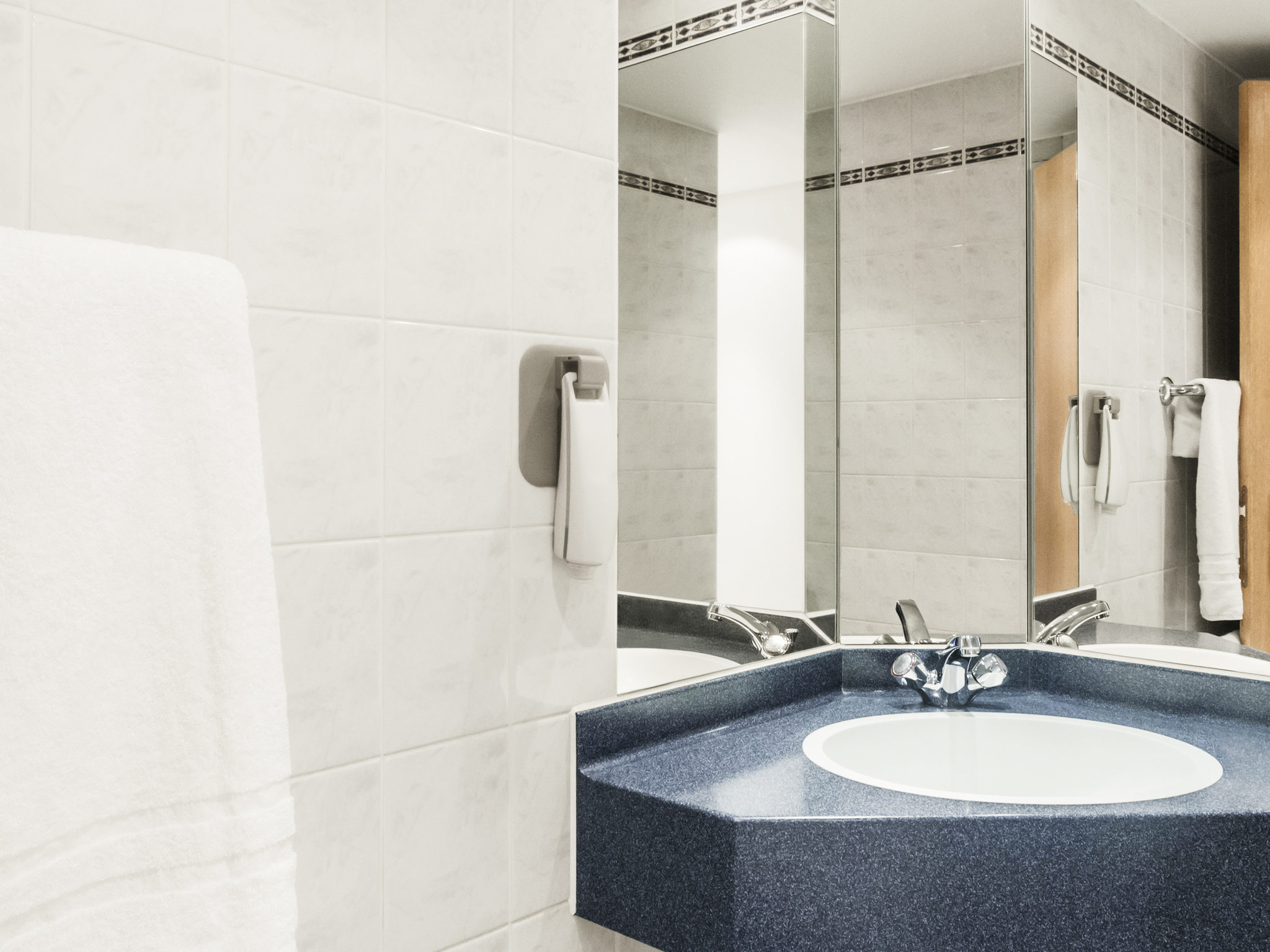 Photo - ibis Chesterfield Centre – Market Town