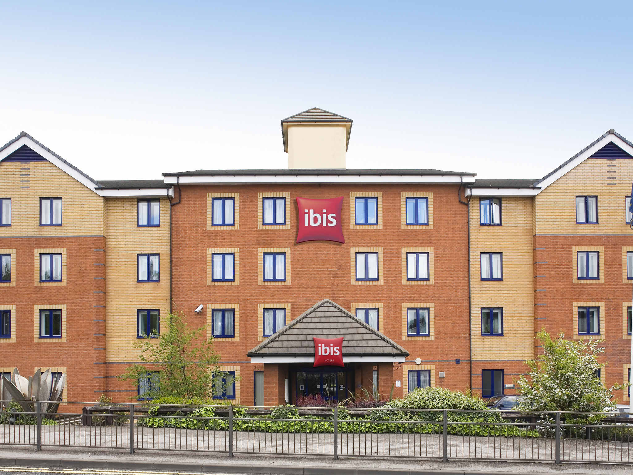 Photo - ibis Chesterfield Centre – Market Town