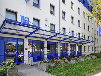 Hotel Novotel Karlsruhe Cit Book Your Now At 3 7 Km Ibis Budget Karlsruhe