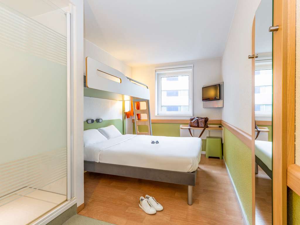 ibis budget Zurich City West - Image 1