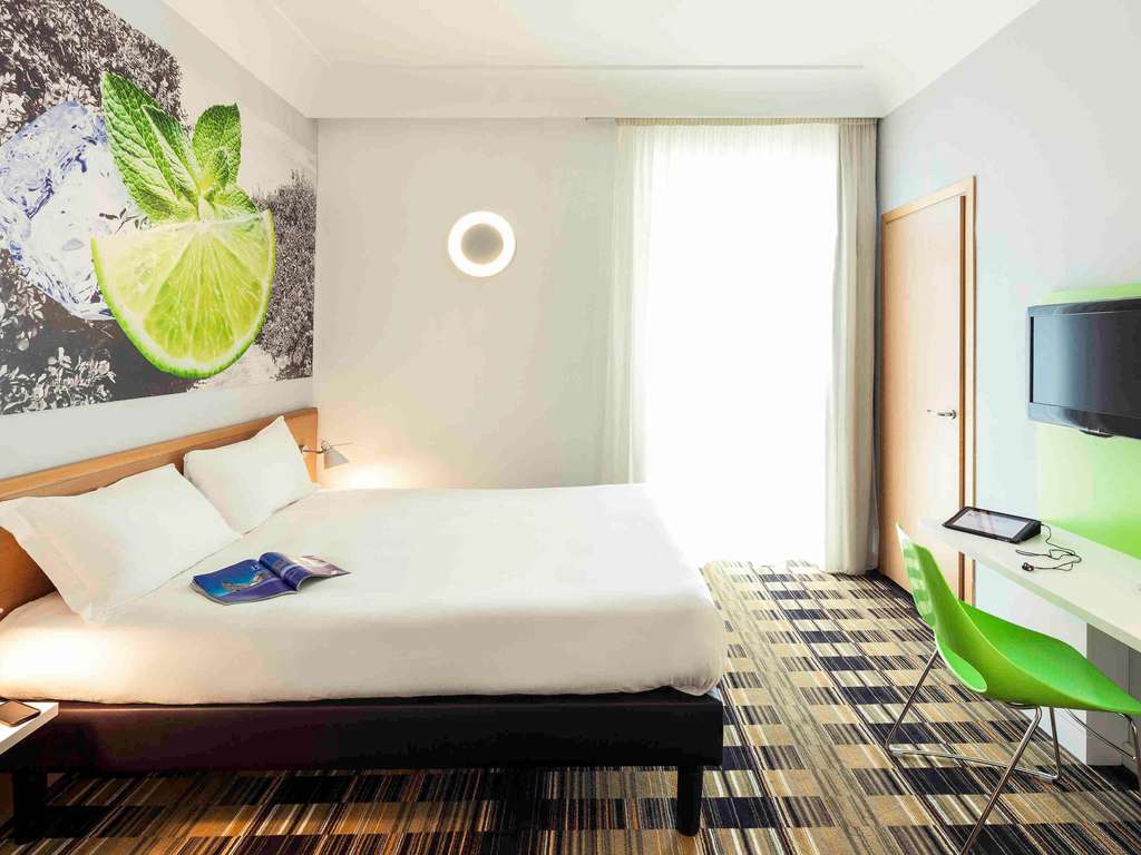 ibis Styles Napoli Garibaldi - Image 2