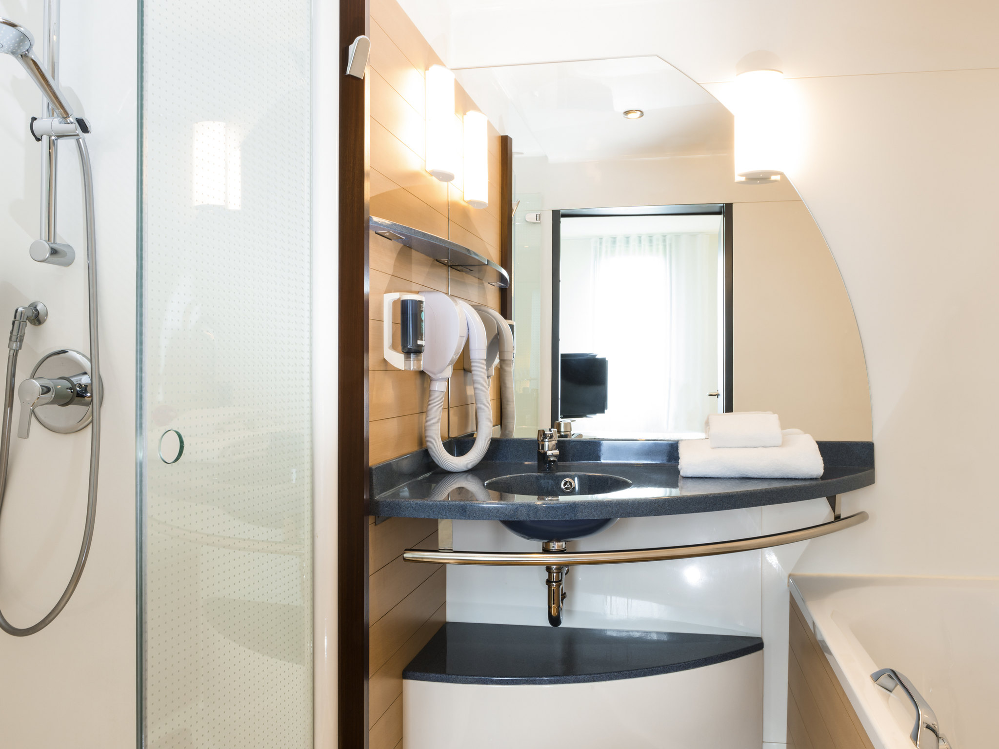 Photo - Novotel Suites Paris CDG Airport Villepinte
