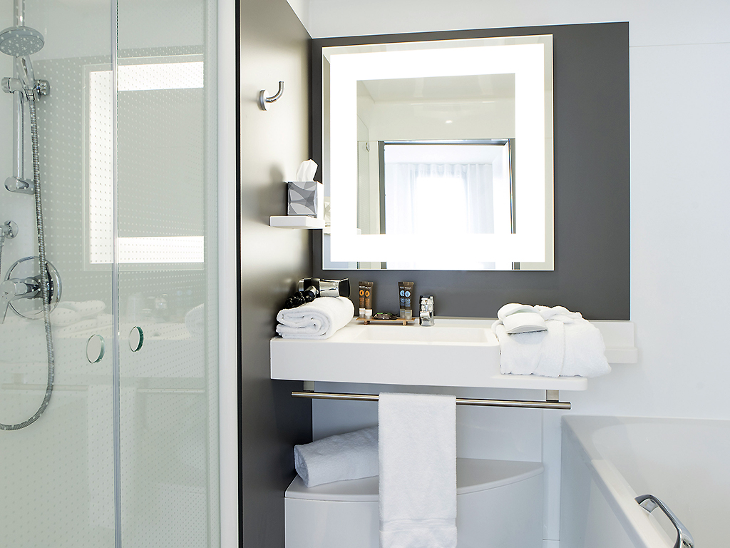 Novotel Suites Paris Rueil Malmaison - Image 3