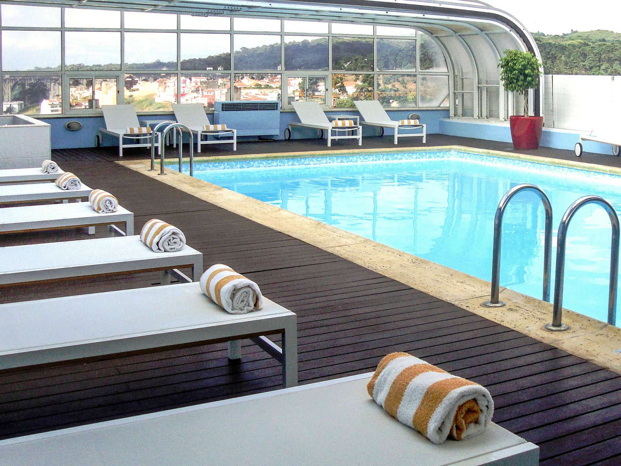 โรงแรม – Mercure Lisboa Hotel