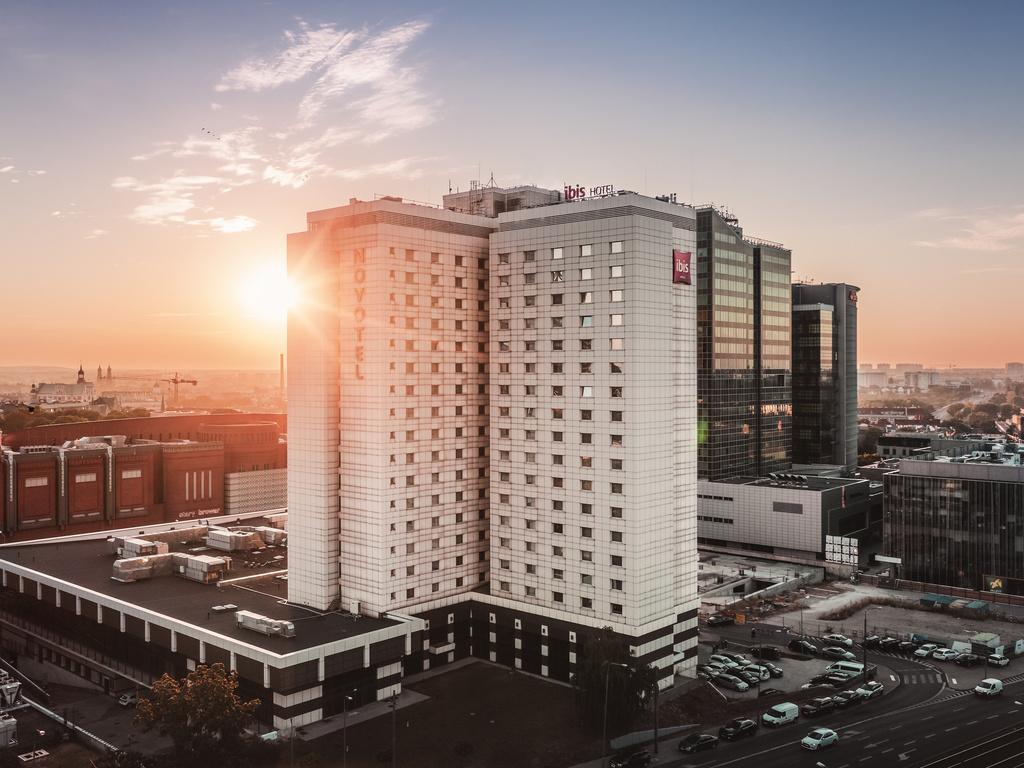 Novotel Poznan Centrum - Image 1