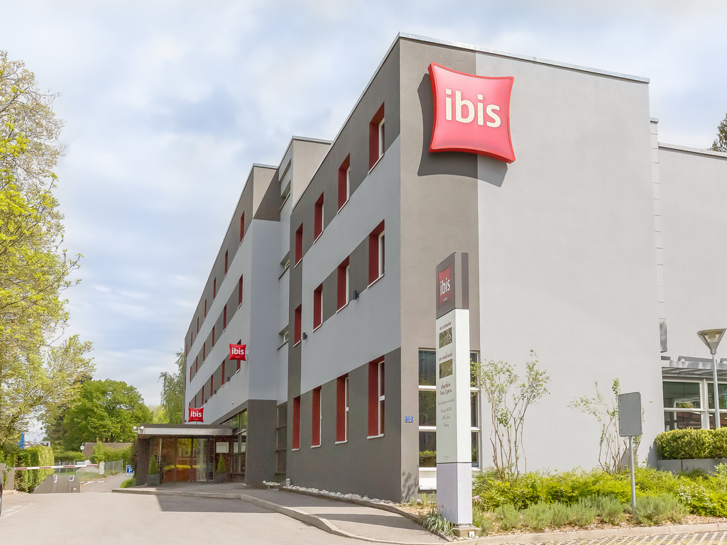 ibis Женева Аэропорт - Image 1