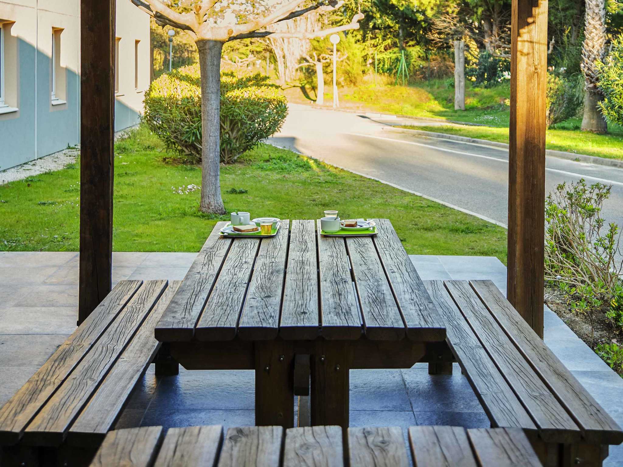 Foto - Logis Hôtel de Port d'Alon - St Cyr sur Mer