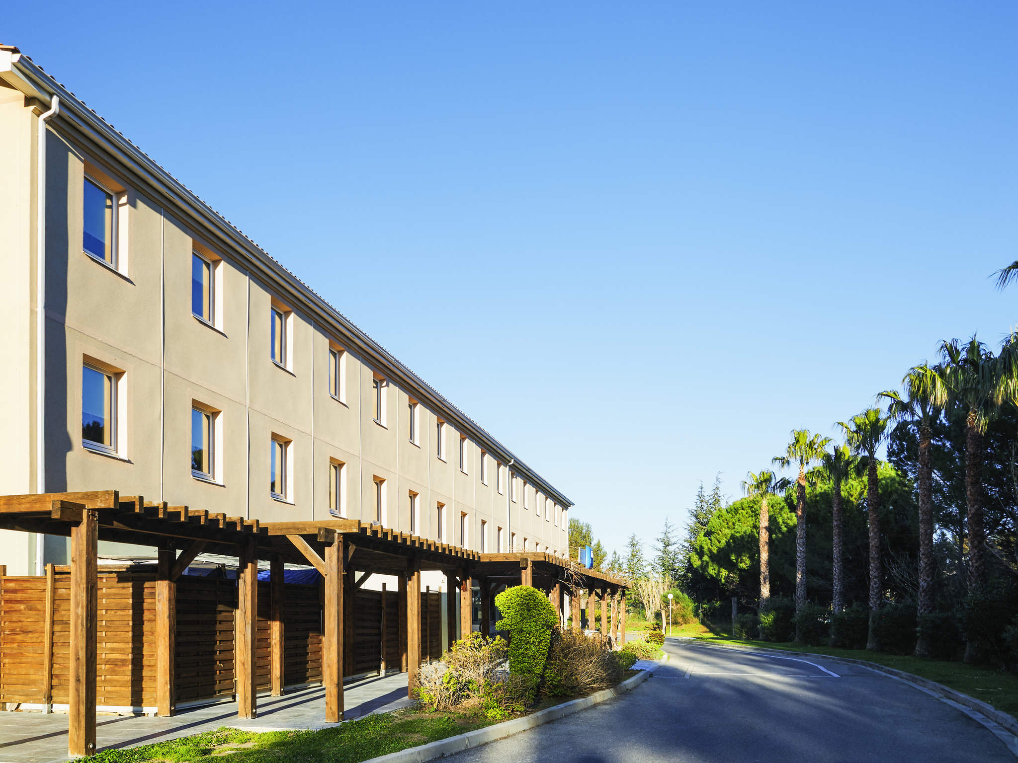 Foto - Logis Hôtel de Port d'Alon - St Cyr sur Mer