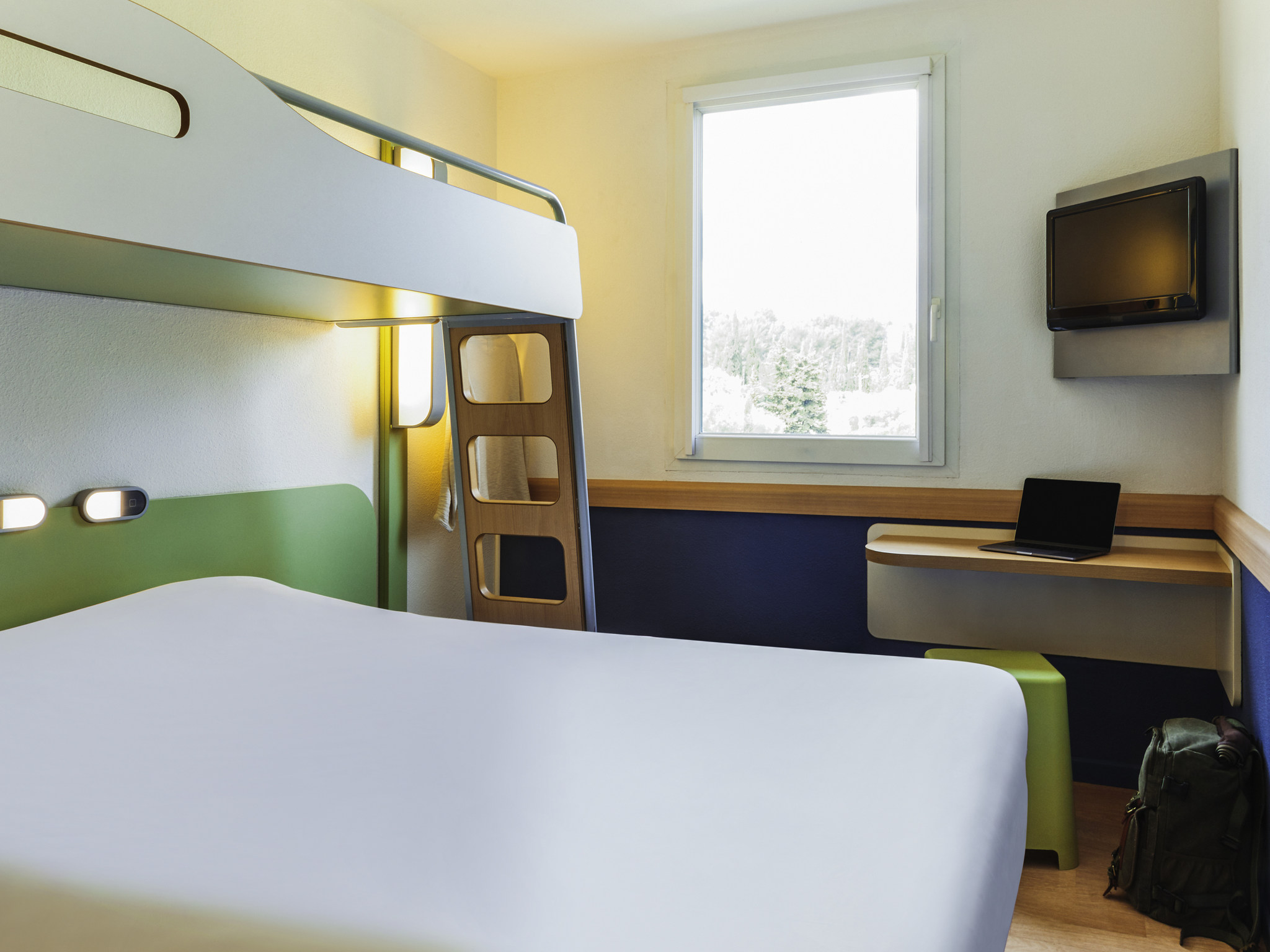 Foto - Logis Hôtel de Port d'Alon - St Cyr sur Mer