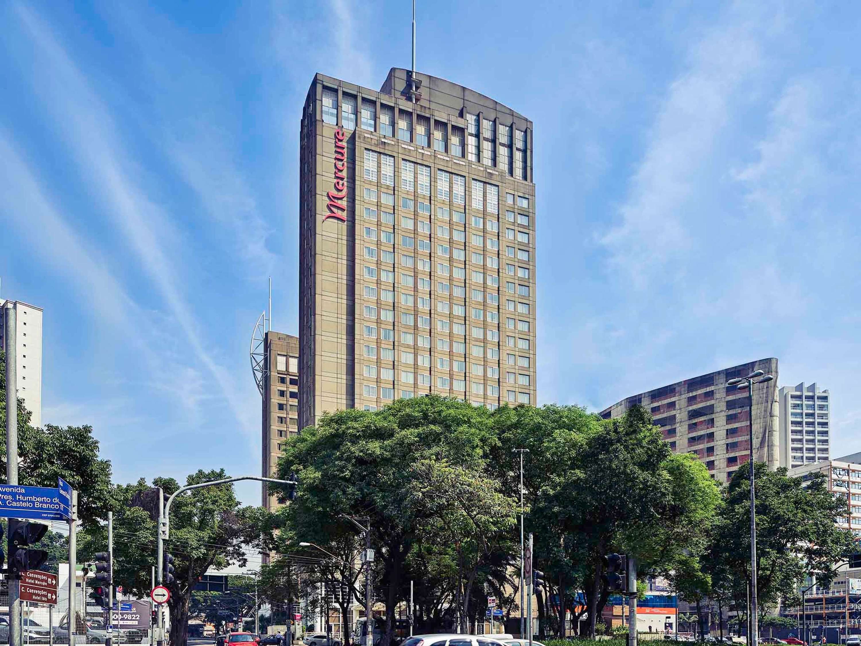 瓜鲁柳斯机场美居酒店