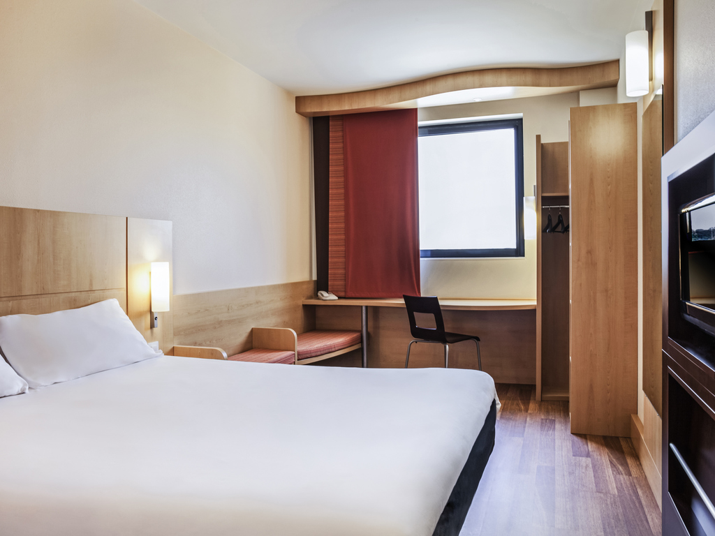 ibis Barcelona Ripollet - Image 1