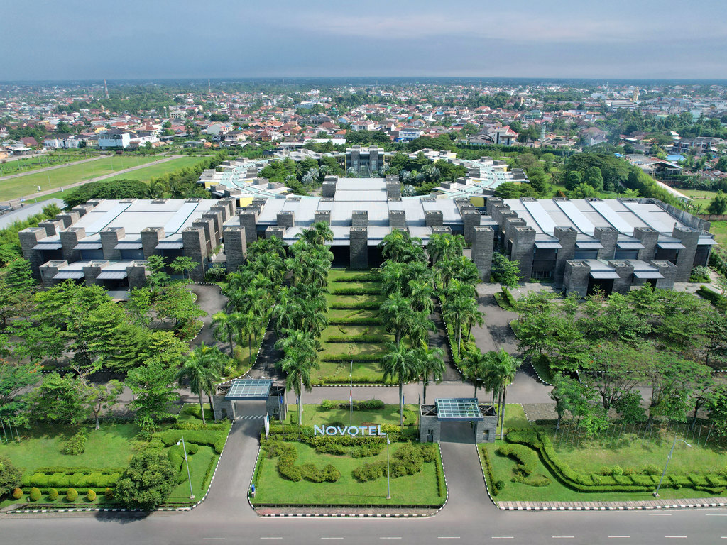 Novotel Palembang Hotel & Residence - Image 1