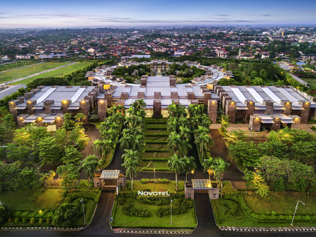 Novotel Palembang Hotel & Residence - Image 2