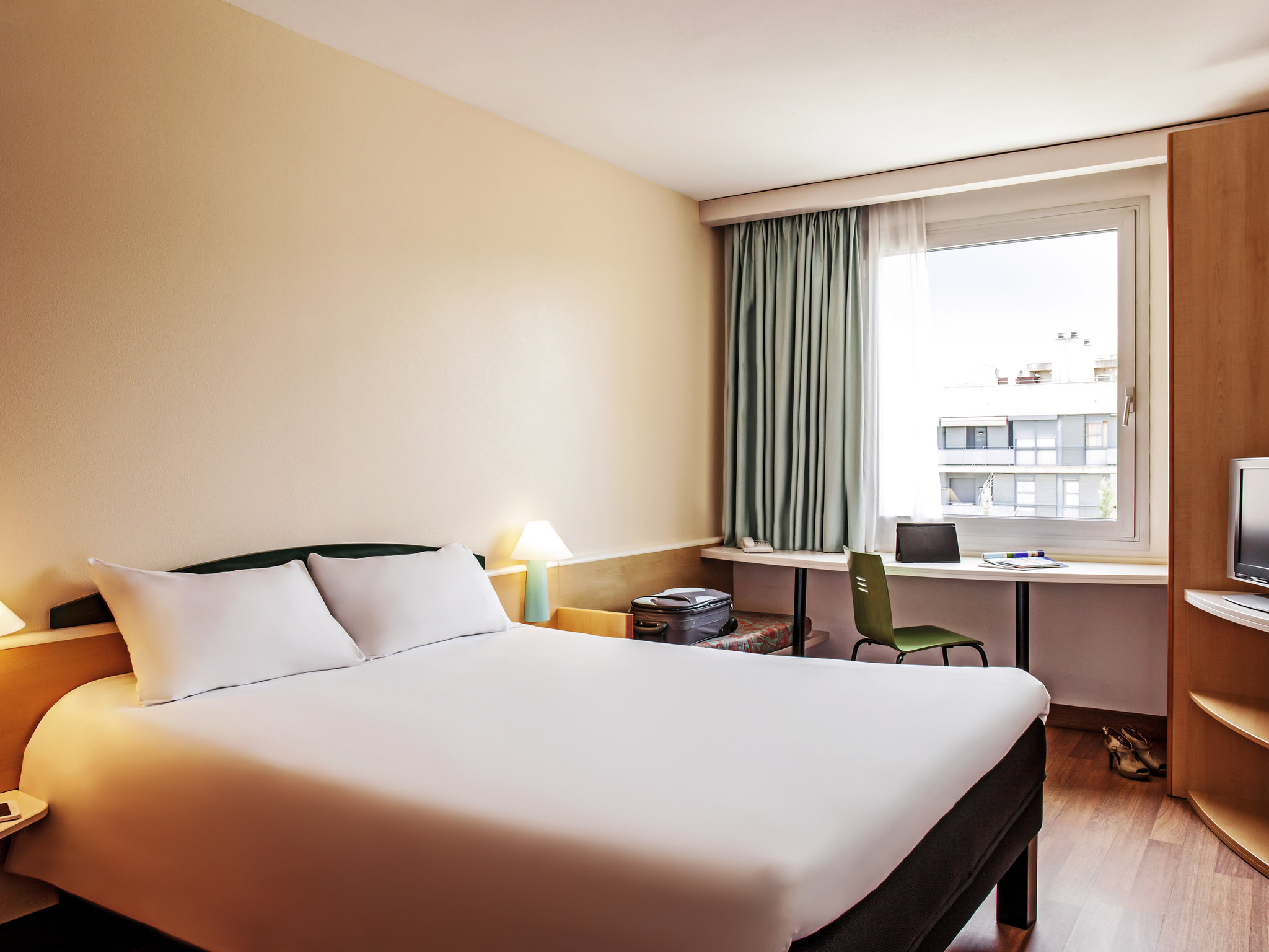 Hotel em MOLINS DEL REI - Reserve o ibis próximo de Barcelona