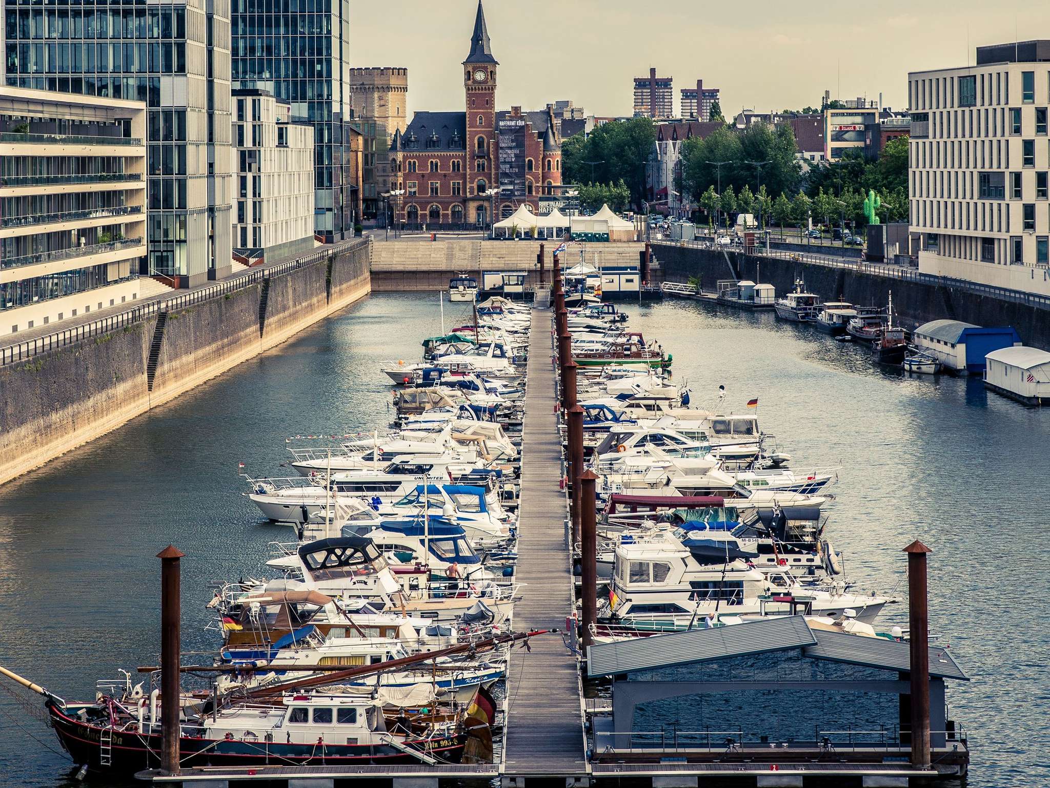 Photo - ibis Hotel Köln Airport