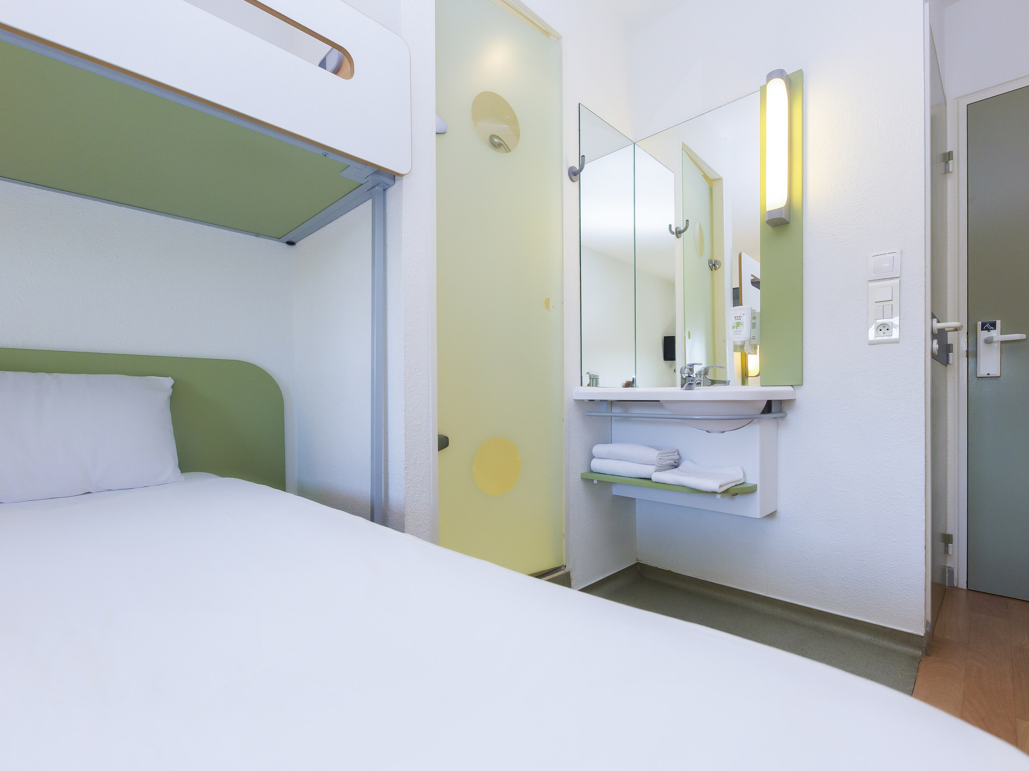 Photo - ibis budget Lyon Est Chaponnay