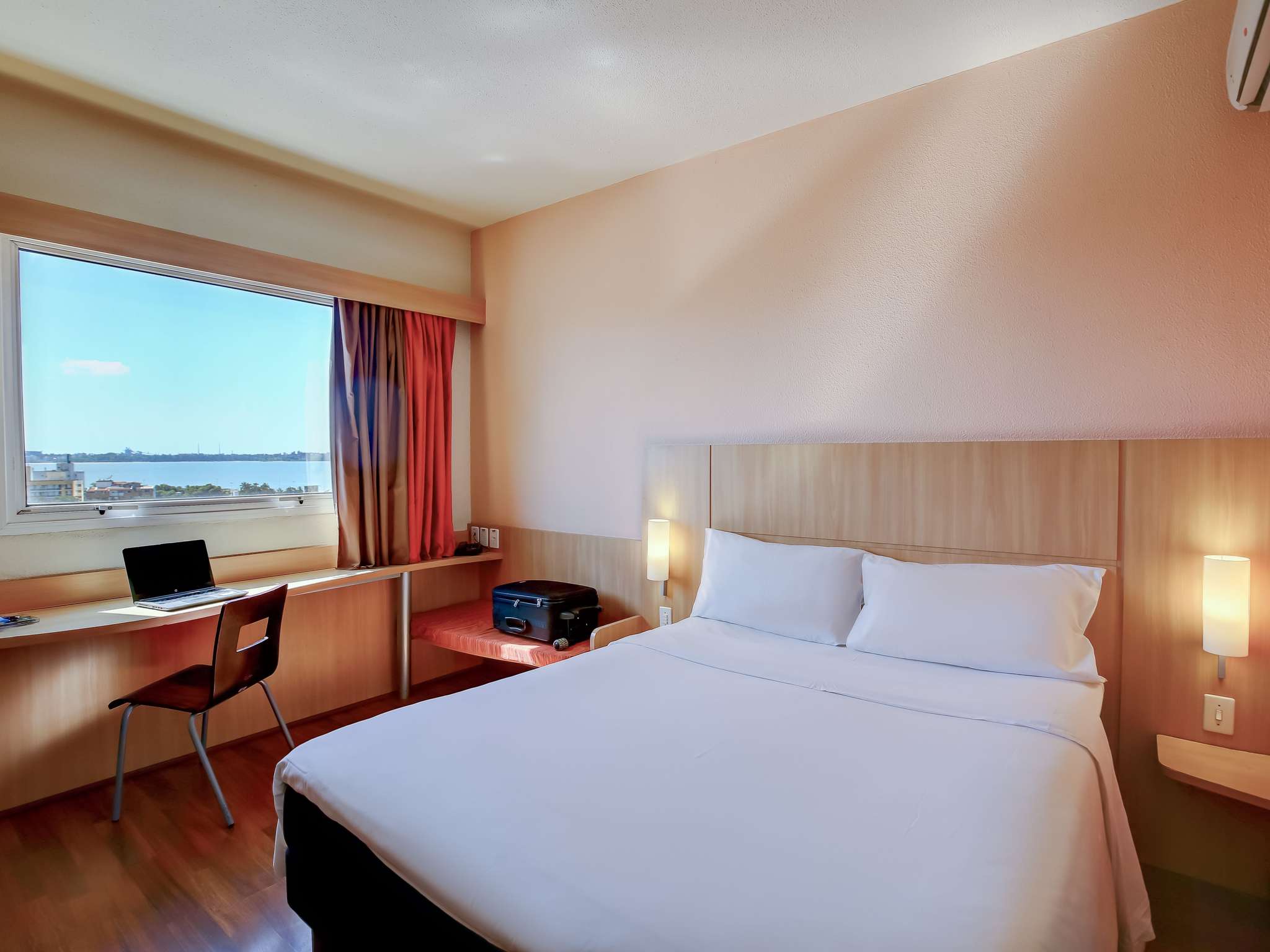 Photo - ibis Vitoria Praia do Canto