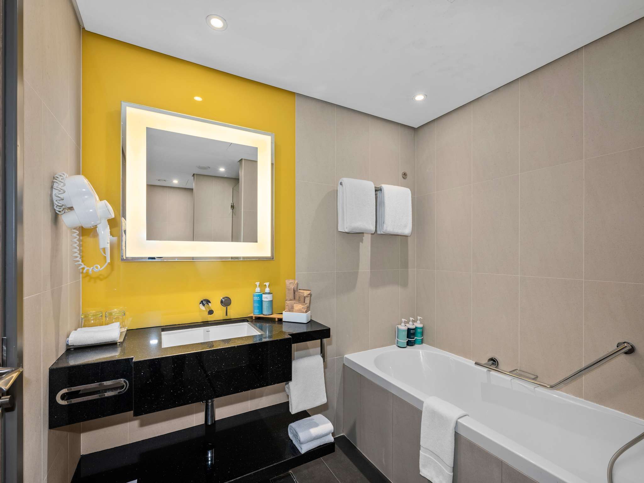 Photo - Novotel Dubai World Trade Centre