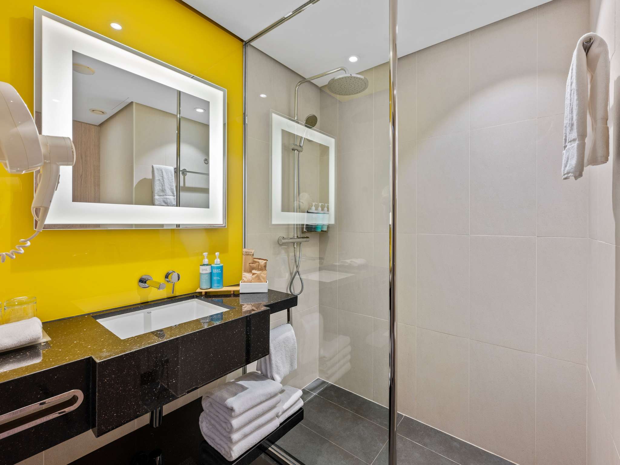 Photo - Novotel Dubai World Trade Centre