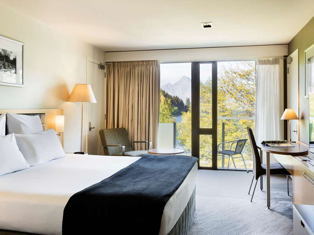 Novotel Queenstown Lakeside - Image 2