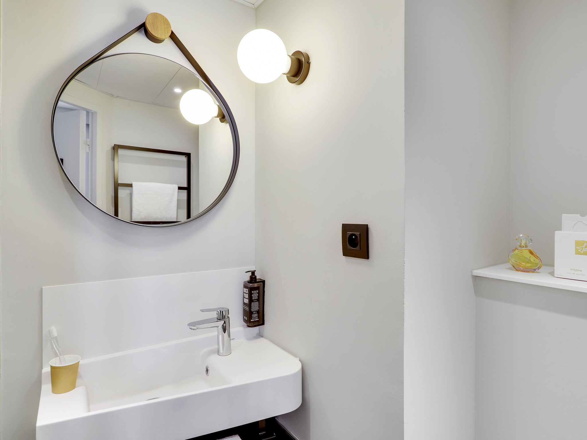 Photo - ibis Levallois Perret