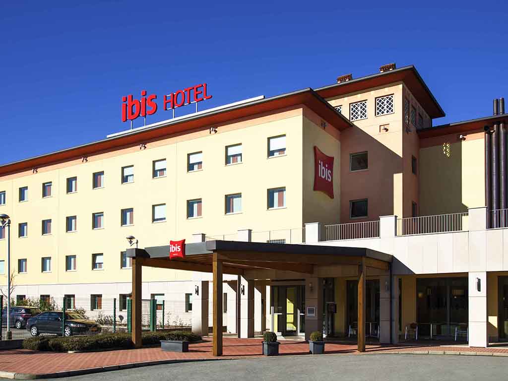 ibis Como - Image 1