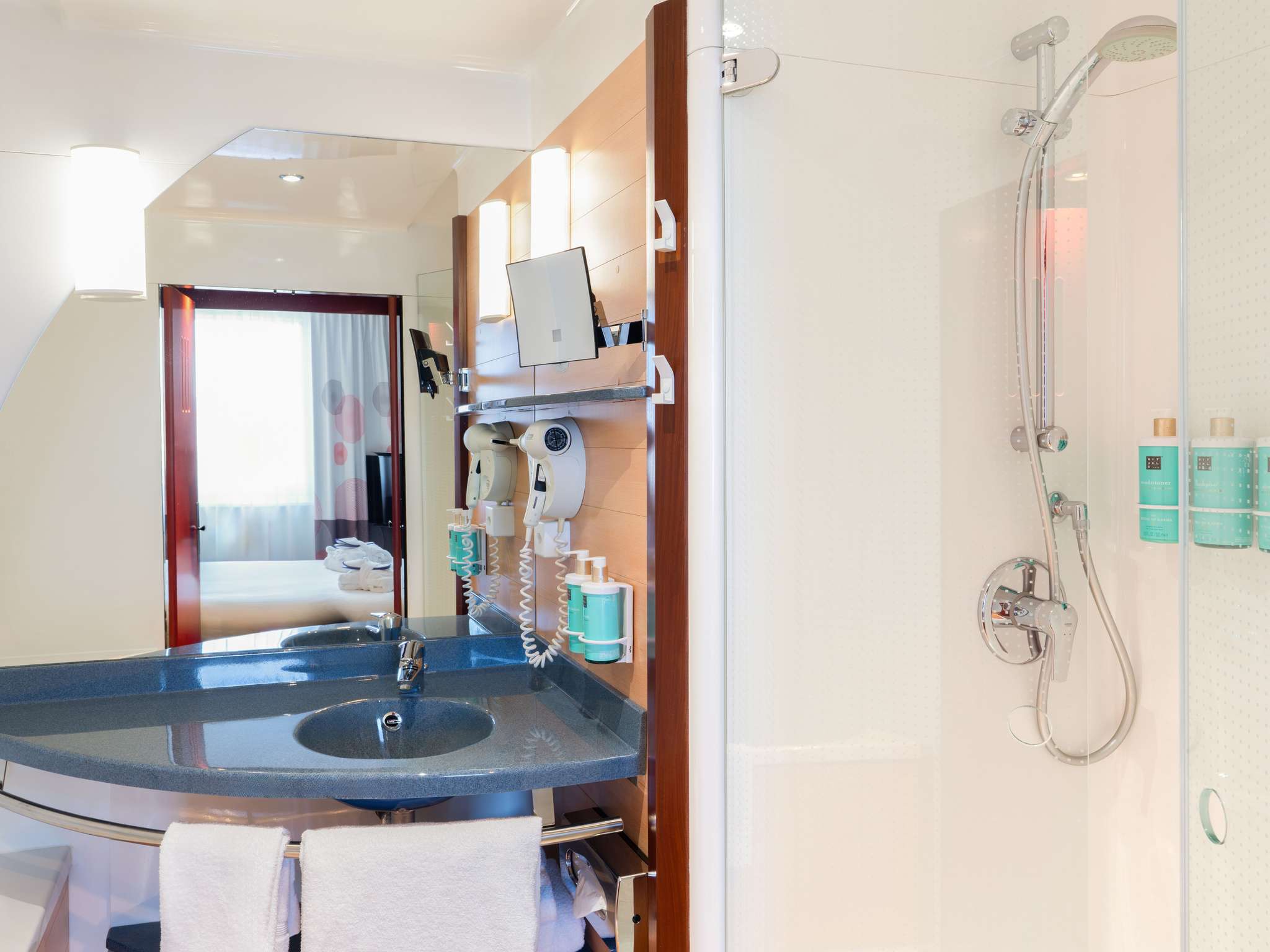 Photo - Novotel Suites Genève Aéroport