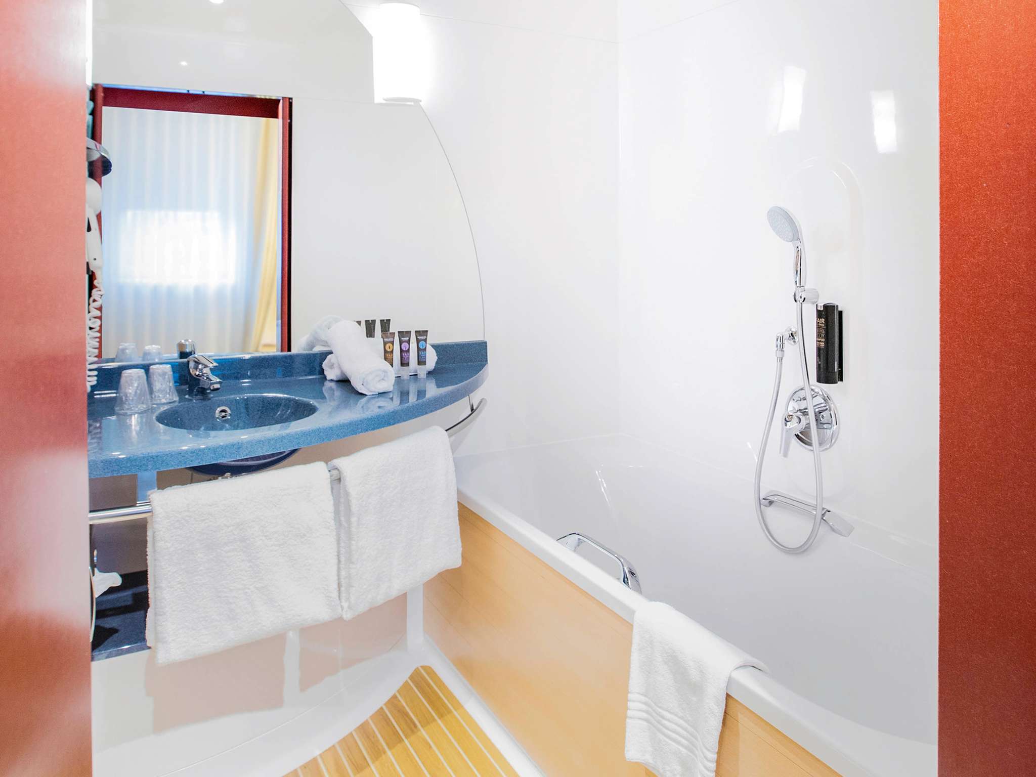 Photo - Novotel Suites Genève Aéroport